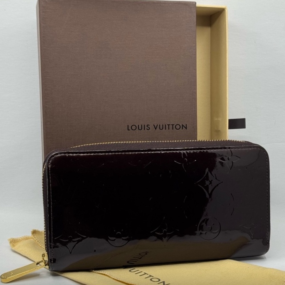 Authentic Louis Vuitton Vernis Zip Around long wallet with box